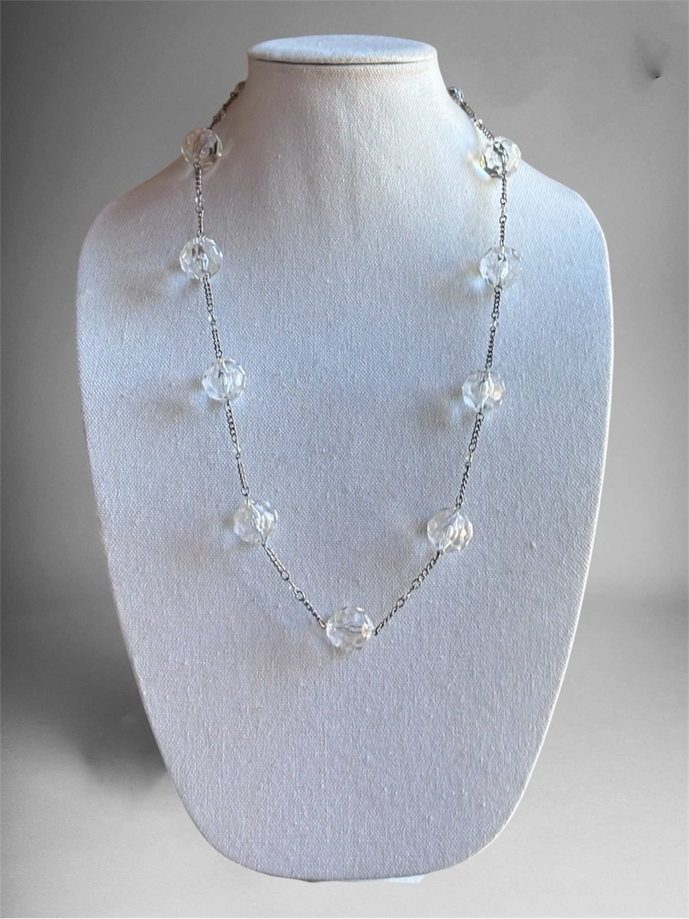 3/$20 VTG Clear Acrylic Bead Necklace